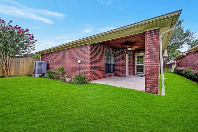 403 Live Oak Lane, Friendswood, TX 77546