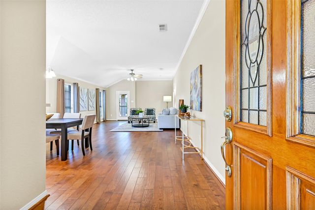 403 Live Oak Lane, Friendswood, TX 77546