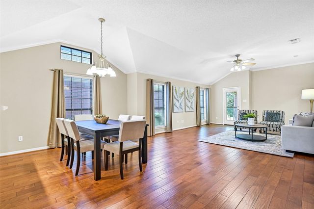403 Live Oak Lane, Friendswood, TX 77546