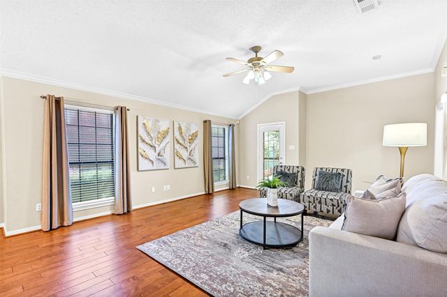 403 Live Oak Lane, Friendswood, TX 77546