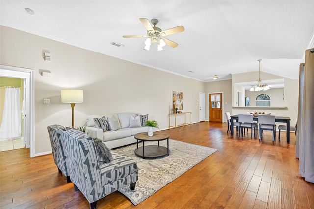 403 Live Oak Lane, Friendswood, TX 77546
