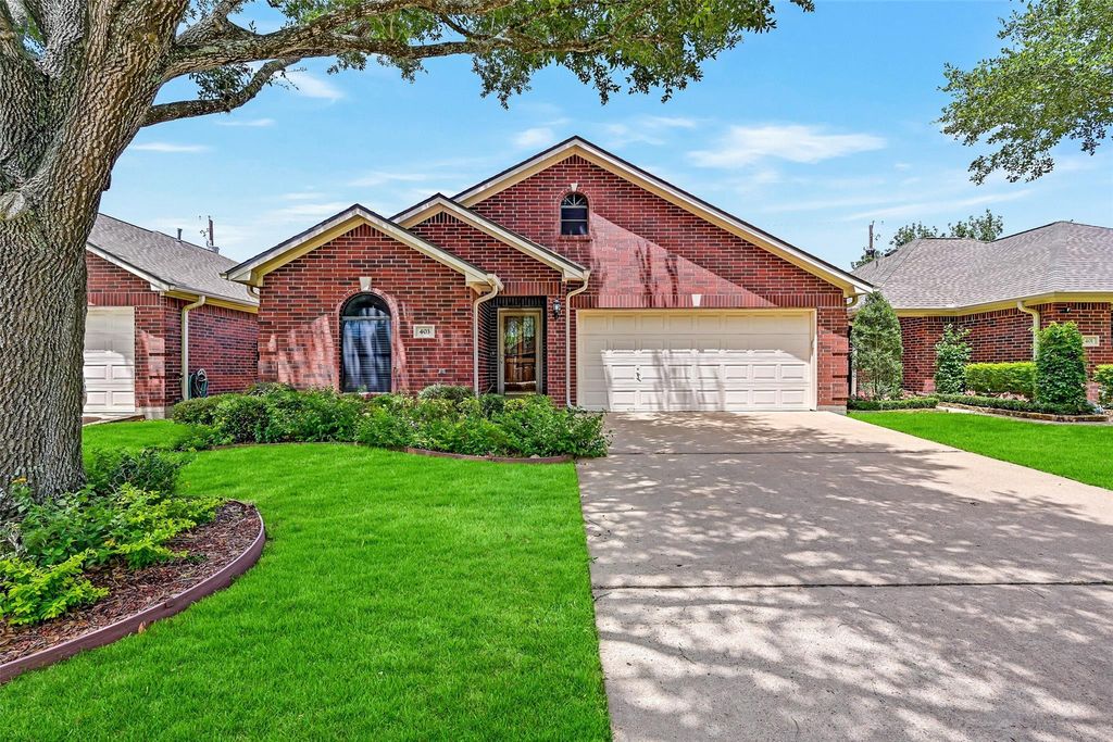 403 Live Oak Lane, Friendswood, TX 77546