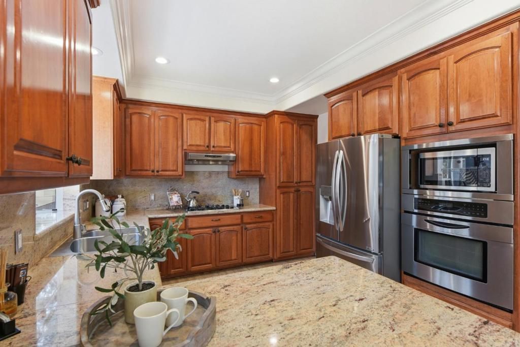 Image 12 of property listing at 2168 Coastland Avenue, San Jose, CA 95125
