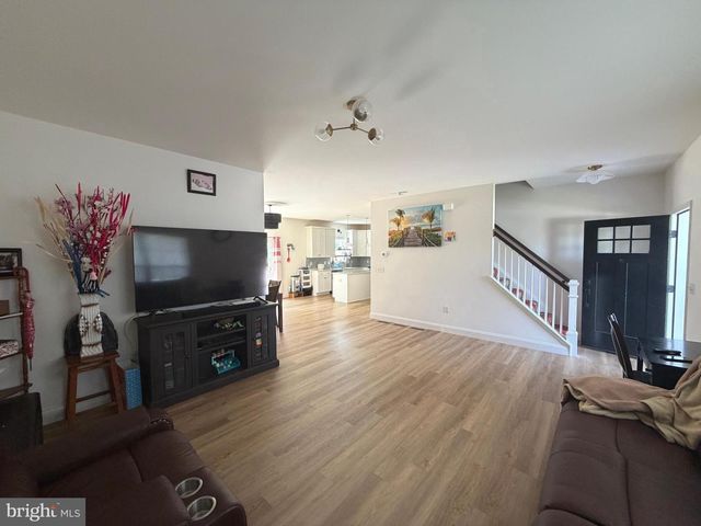 160 PAYNE DR, Mount Wolf, PA 17347