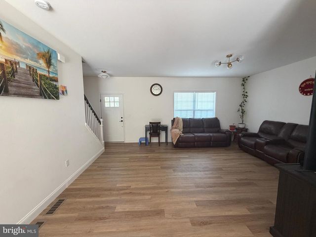 160 PAYNE DR, Mount Wolf, PA 17347