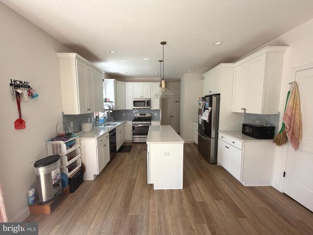 160 PAYNE DR, Mount Wolf, PA 17347