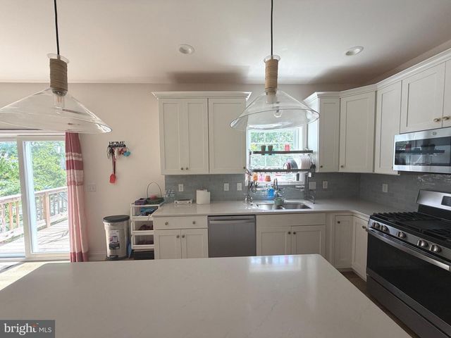 160 PAYNE DR, Mount Wolf, PA 17347