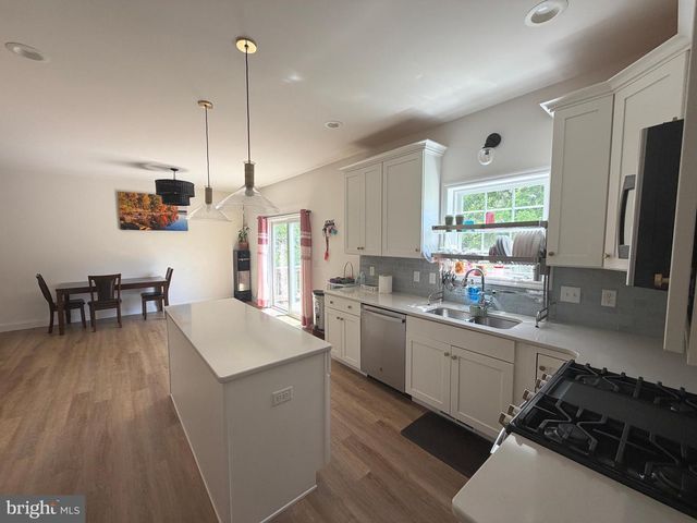 160 PAYNE DR, Mount Wolf, PA 17347