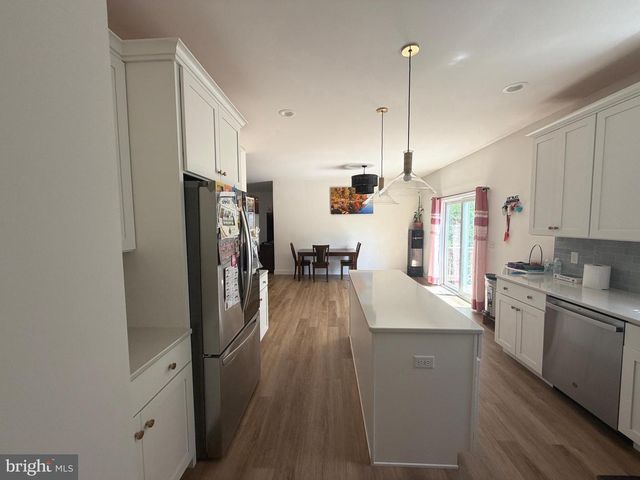 160 PAYNE DR, Mount Wolf, PA 17347