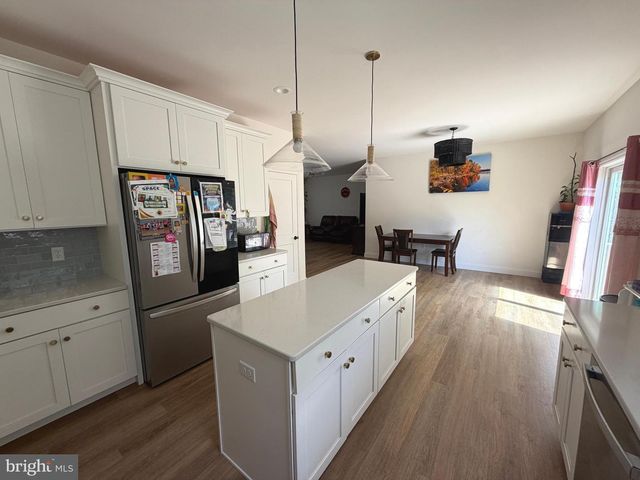 160 PAYNE DR, Mount Wolf, PA 17347