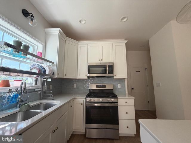 160 PAYNE DR, Mount Wolf, PA 17347
