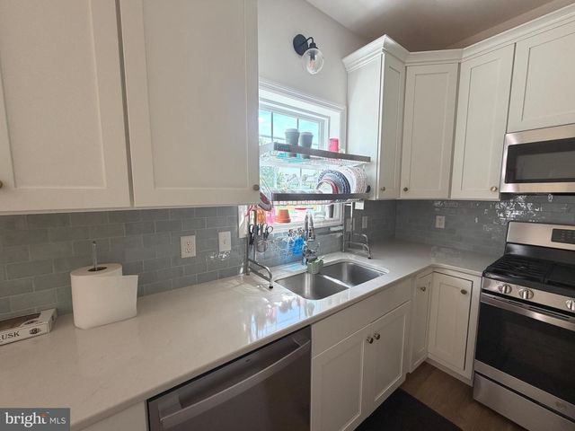 160 PAYNE DR, Mount Wolf, PA 17347