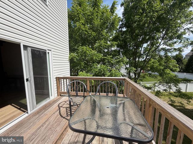 160 PAYNE DR, Mount Wolf, PA 17347