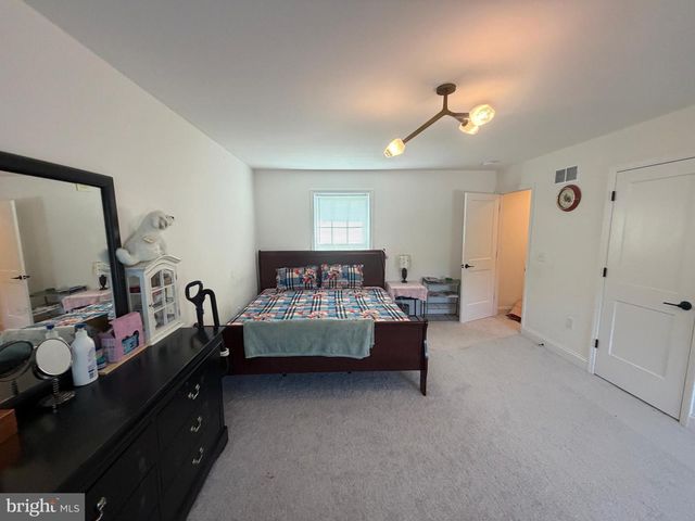 160 PAYNE DR, Mount Wolf, PA 17347