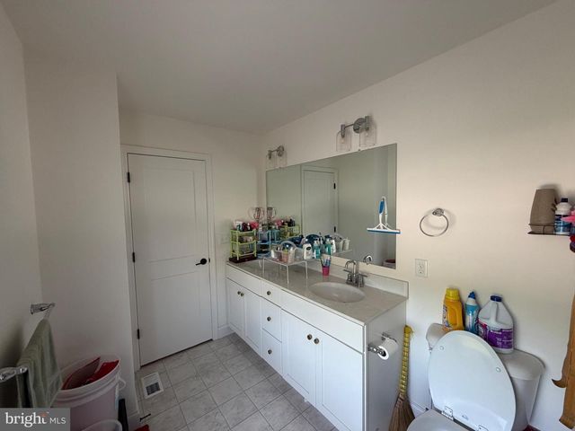 160 PAYNE DR, Mount Wolf, PA 17347