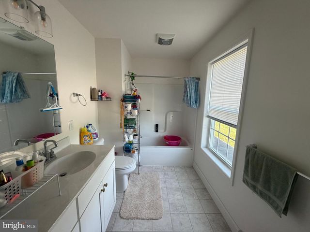 160 PAYNE DR, Mount Wolf, PA 17347