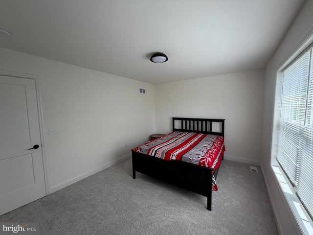 160 PAYNE DR, Mount Wolf, PA 17347