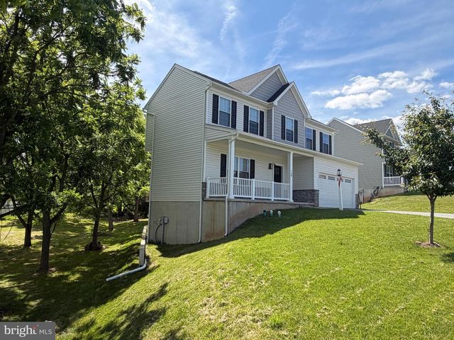 160 PAYNE DR, Mount Wolf, PA 17347