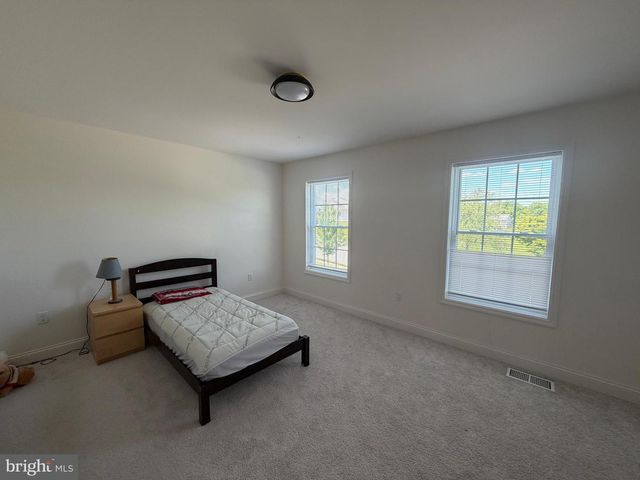 160 PAYNE DR, Mount Wolf, PA 17347