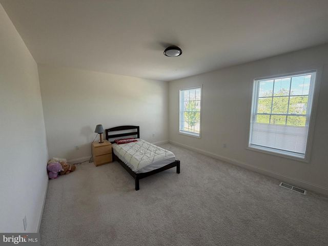 160 PAYNE DR, Mount Wolf, PA 17347