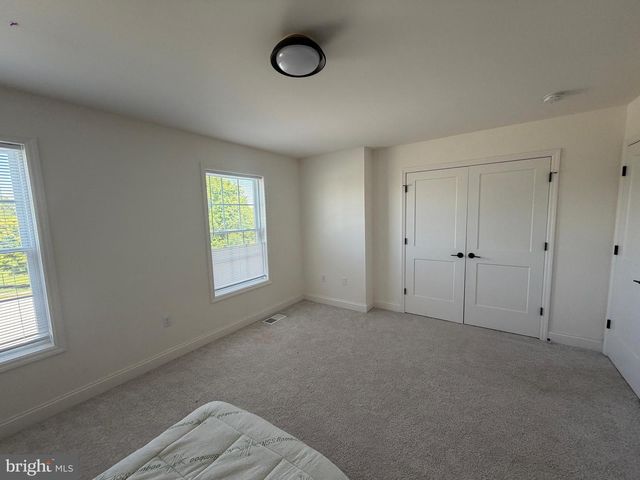 160 PAYNE DR, Mount Wolf, PA 17347