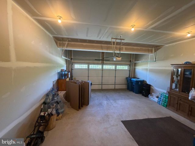 160 PAYNE DR, Mount Wolf, PA 17347