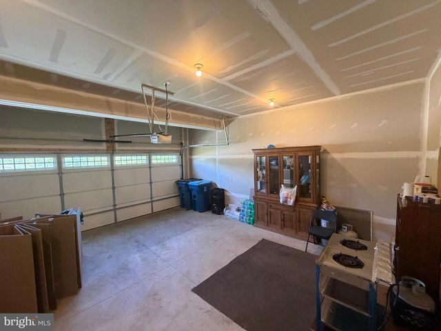 160 PAYNE DR, Mount Wolf, PA 17347