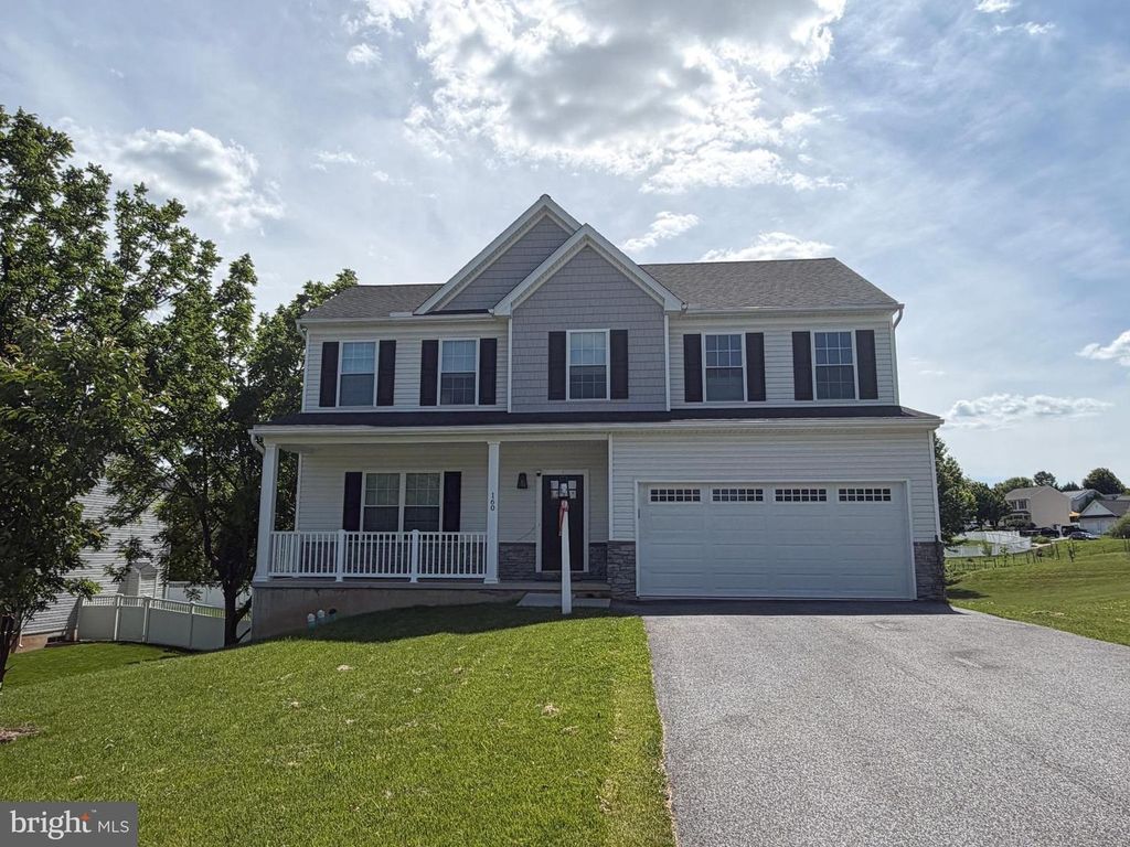 160 PAYNE DR, Mount Wolf, PA 17347