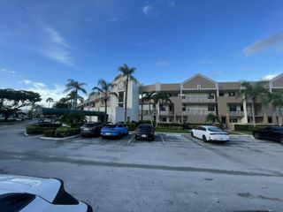 7462 Fairfax Drive 305, Tamarac, FL 33321