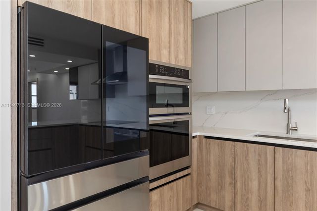 2401 S Ocean Drive PHA4, Hollywood, FL 33019