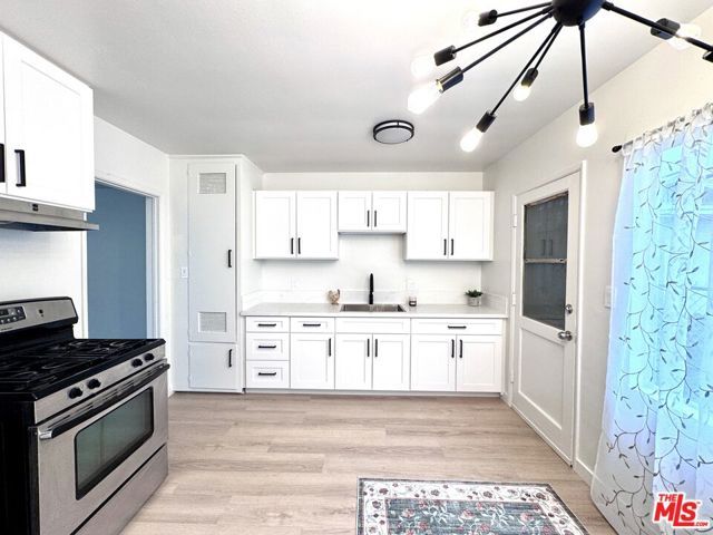 1540 W 60th Street 2, Los Angeles, CA 90047