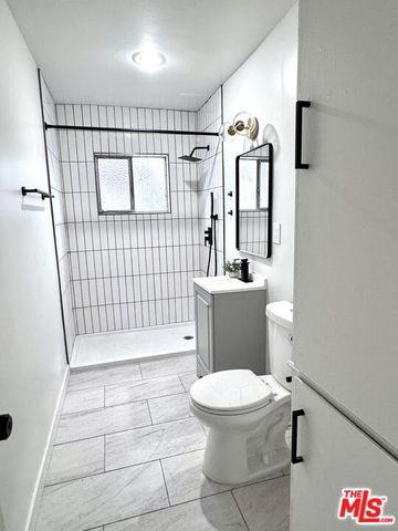 1540 W 60th Street 2, Los Angeles, CA 90047