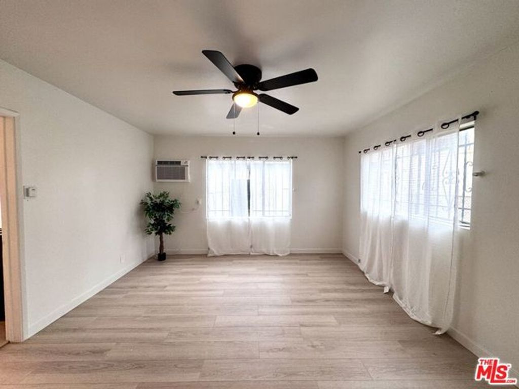 1540 W 60th Street 2, Los Angeles, CA 90047