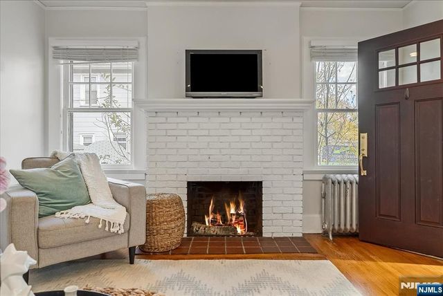 6 Fernwood Place, Montclair, NJ 07043