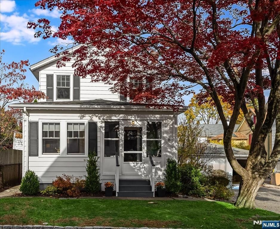6 Fernwood Place, Montclair, NJ 07043