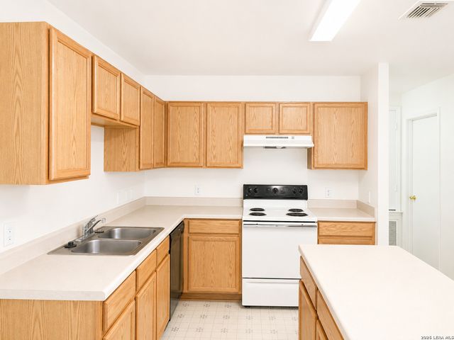 10622 N Shaenridge, San Antonio, TX 78254