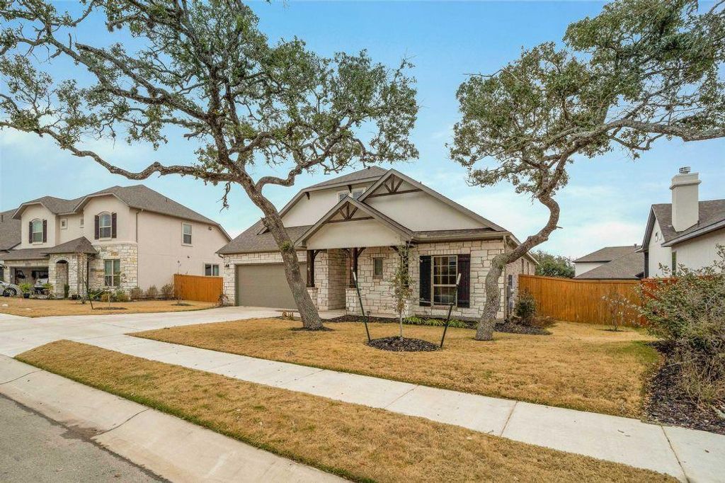416 Double L DR, Dripping Springs, TX 78620