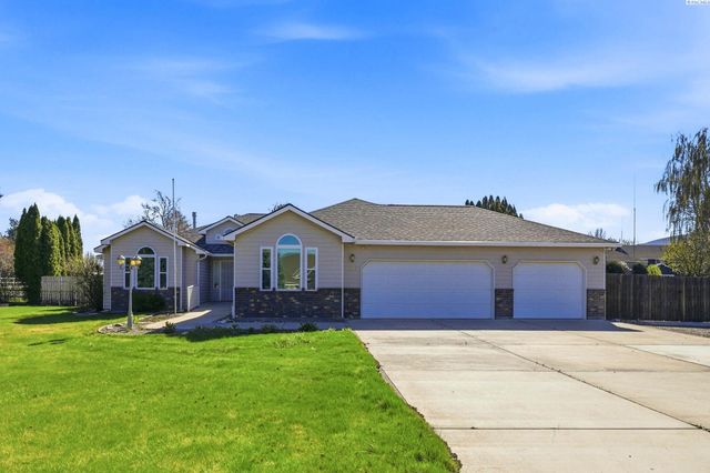 4400 Mt Daniel Ct, West Richland, WA 99353