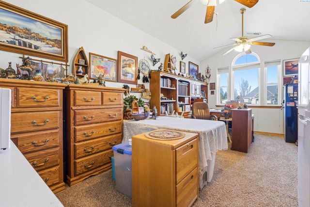 4400 Mt Daniel Ct, West Richland, WA 99353