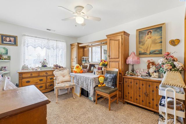 4400 Mt Daniel Ct, West Richland, WA 99353