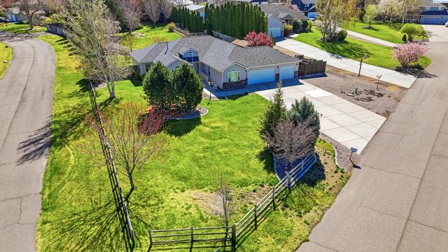 4400 Mt Daniel Ct, West Richland, WA 99353