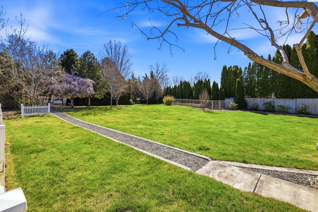 4400 Mt Daniel Ct, West Richland, WA 99353