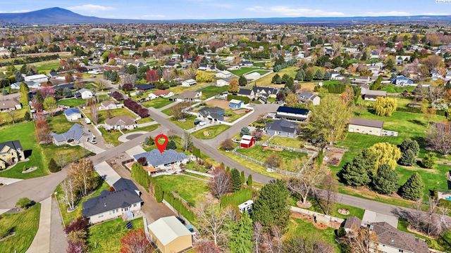 4400 Mt Daniel Ct, West Richland, WA 99353