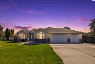 4400 Mt Daniel Ct, West Richland, WA 99353