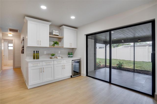 2239 68TH AVENUE N, St Petersburg, FL 33702