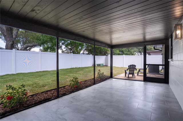 2239 68TH AVENUE N, St Petersburg, FL 33702