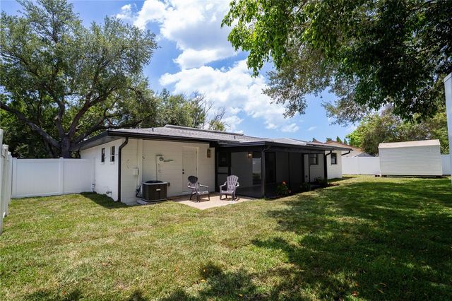 2239 68TH AVENUE N, St Petersburg, FL 33702