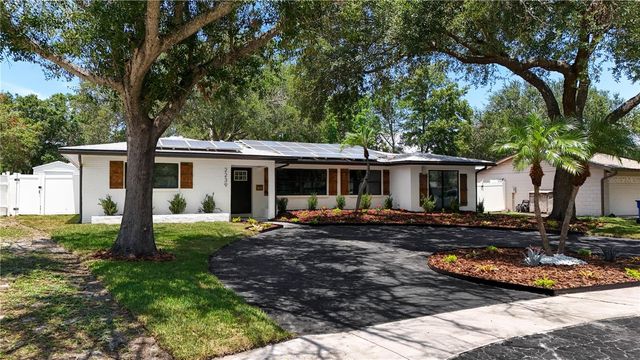 2239 68TH AVENUE N, St Petersburg, FL 33702