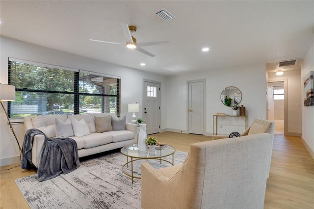 2239 68TH AVENUE N, St Petersburg, FL 33702