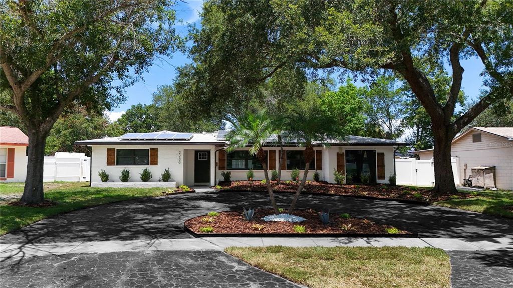2239 68TH AVENUE N, St Petersburg, FL 33702